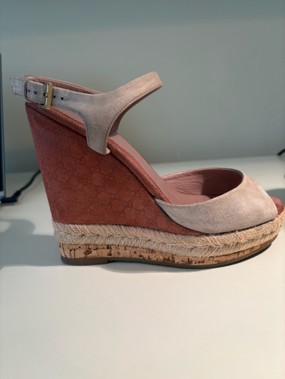 Gucci Dusty Pink Suede GG Wedge Espadrille Sandals 37.5 - Picture 2 of 12